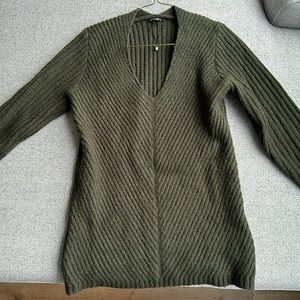 Dynamite ribbed v-neck sweater